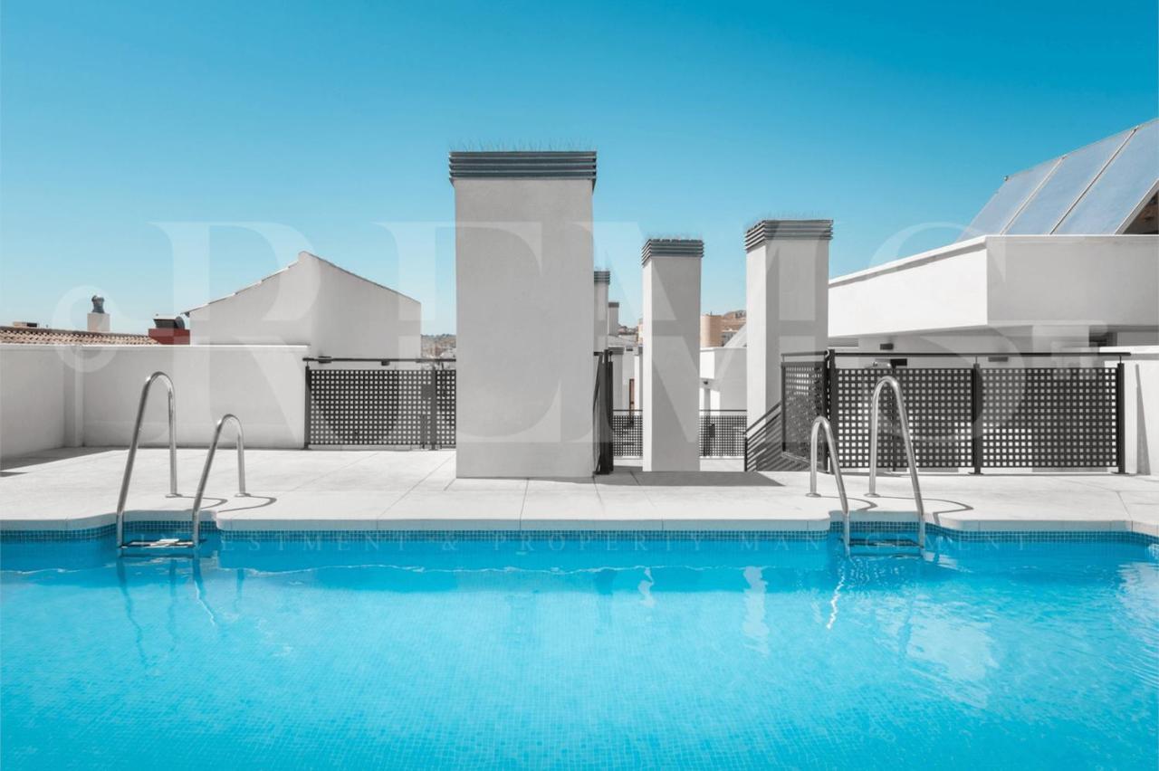 Relaxing Apartment With Community Pool & Parking- Center Málaga Esterno foto