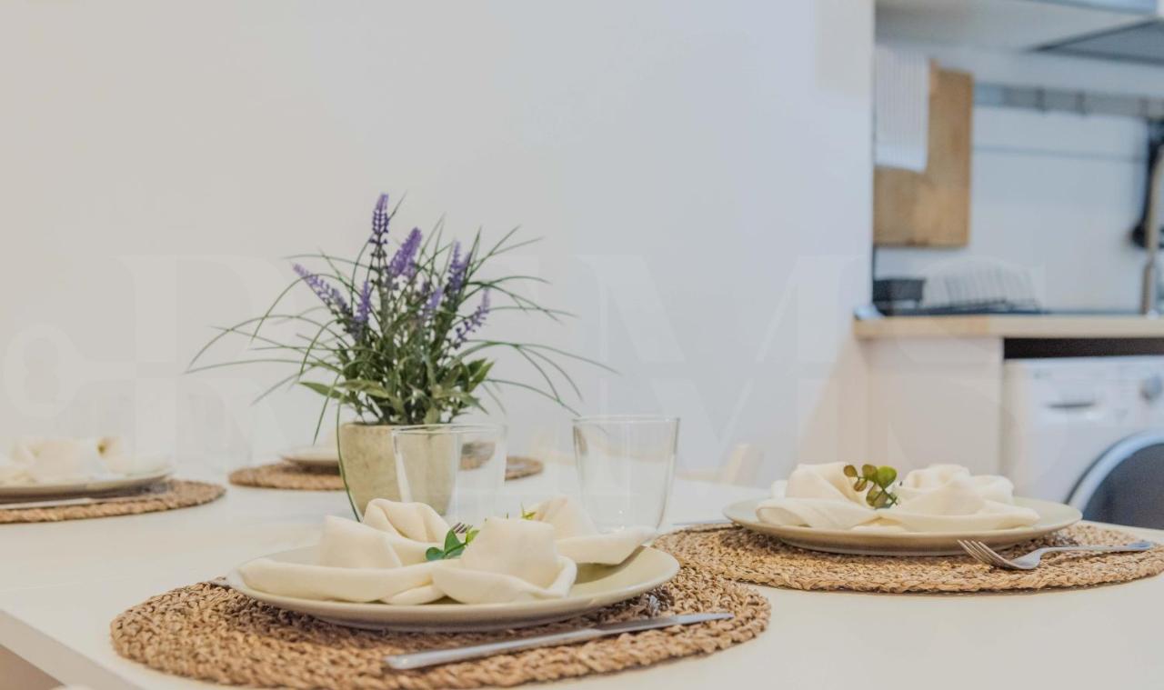 Relaxing Apartment With Community Pool & Parking- Center Málaga Esterno foto