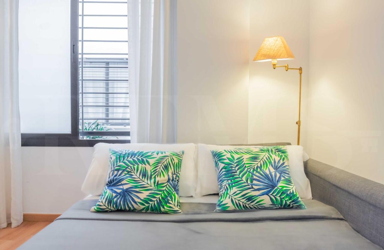 Relaxing Apartment With Community Pool & Parking- Center Málaga Esterno foto